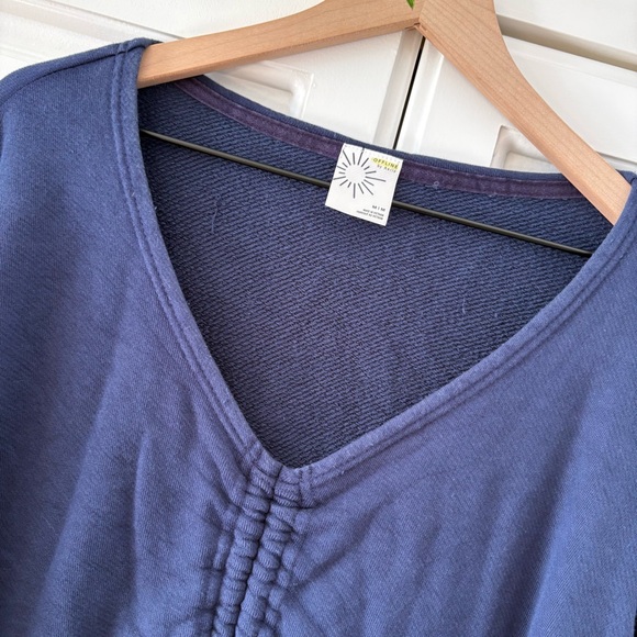 Aerie Offline Medium Navy Blue Cropped Cinched Athletic Top - Picture 2 of 6